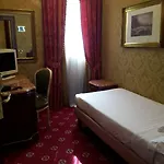 Nh Santa Lucia 4*