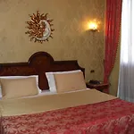Nh Santa Lucia 4*