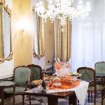 Nh Santa Lucia 4*