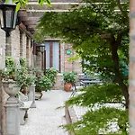 Nh Santa Lucia Hotel 4*