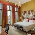 Nh Santa Lucia Hotel 4*