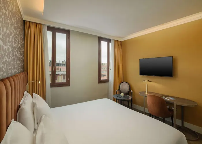 Nh Santa Lucia 호텔