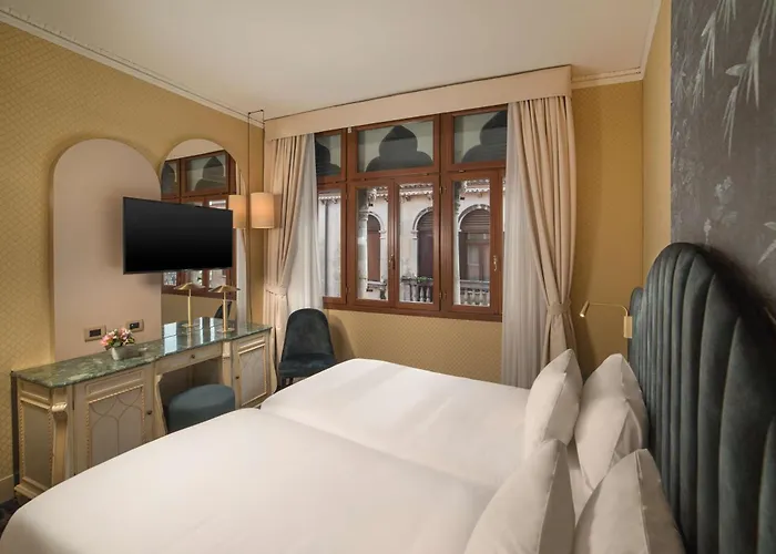 호텔 Nh Santa Lucia 4*