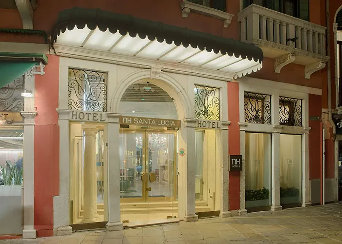 Nh Santa Lucia 호텔