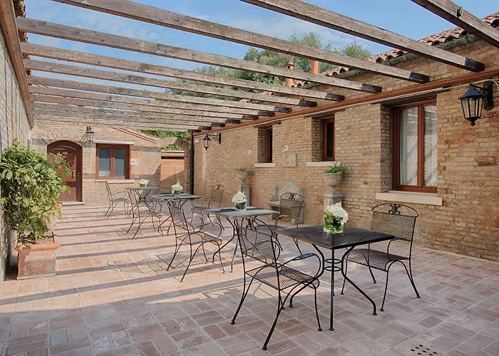 호텔 Nh Santa Lucia 4*