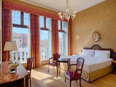 Nh Santa Lucia 4*
