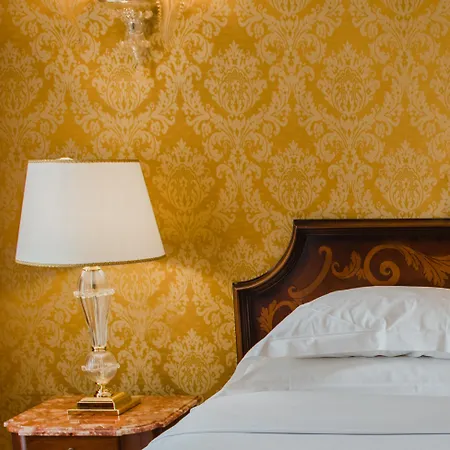 Hotel Nh Santa Lucia 4*