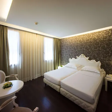 Hotel Nh Santa Lucia