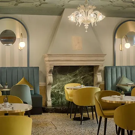 Nh Santa Lucia Hotel 4*