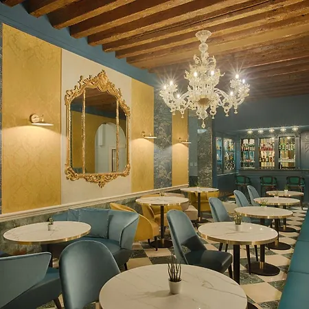 Hotel Nh Santa Lucia 4*