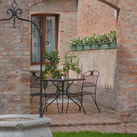 Nh Santa Lucia Velence