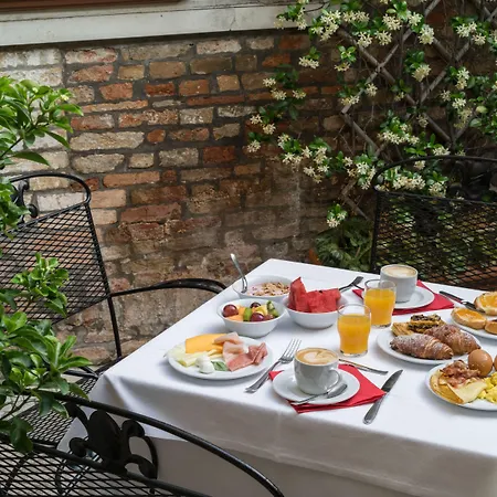 Hotel Nh Santa Lucia Venetië