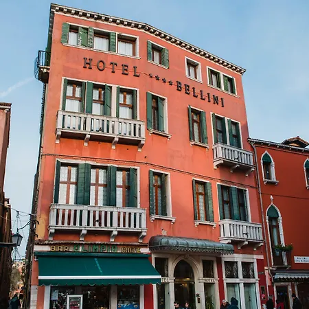 Nh Santa Lucia Hotel