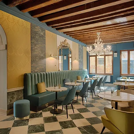 Nh Santa Lucia 4*