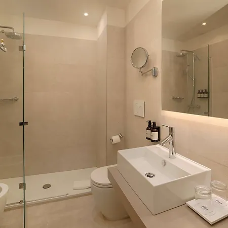 Hotel Nh Santa Lucia 4*