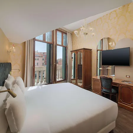 Hotel Nh Santa Lucia 4*