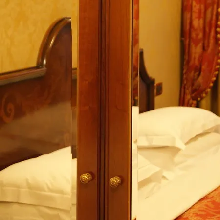 Otel Nh Santa Lucia Venedik