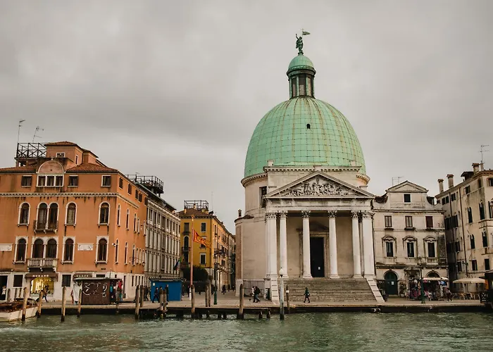 Szálloda Nh Santa Lucia Velence
