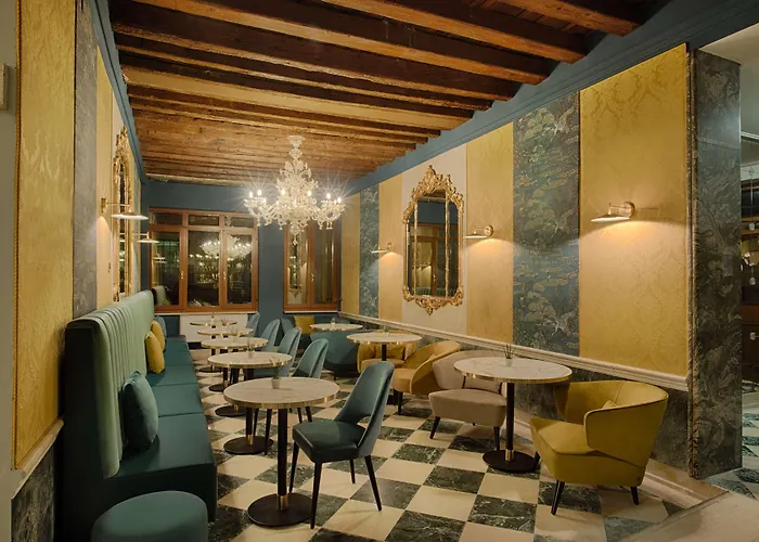 Nh Santa Lucia Velence