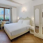 Hotel Nh Santa Lucia 4*