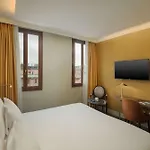 Nh Santa Lucia Hotel