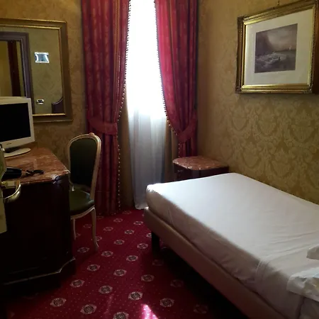 Nh Santa Lucia 4*