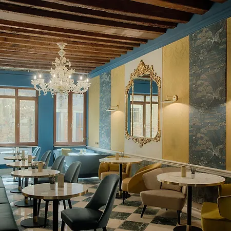 Nh Santa Lucia 4* البندقية